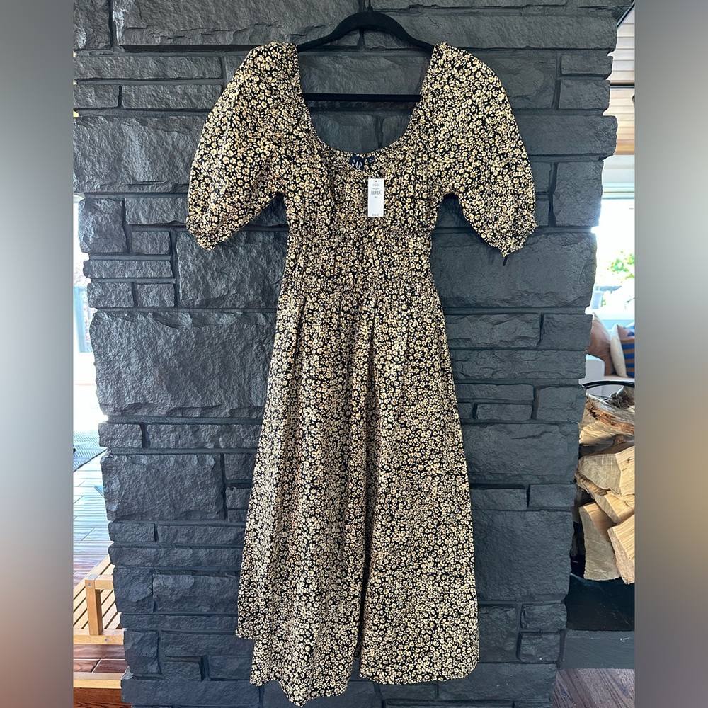 GAP Black and Cream Floral Long Sleeve Dress